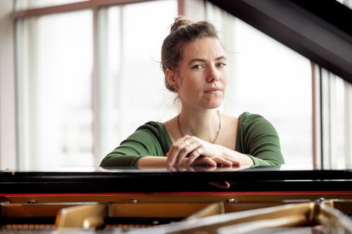 Anne-Maartje Lemereis - 'Feathers'