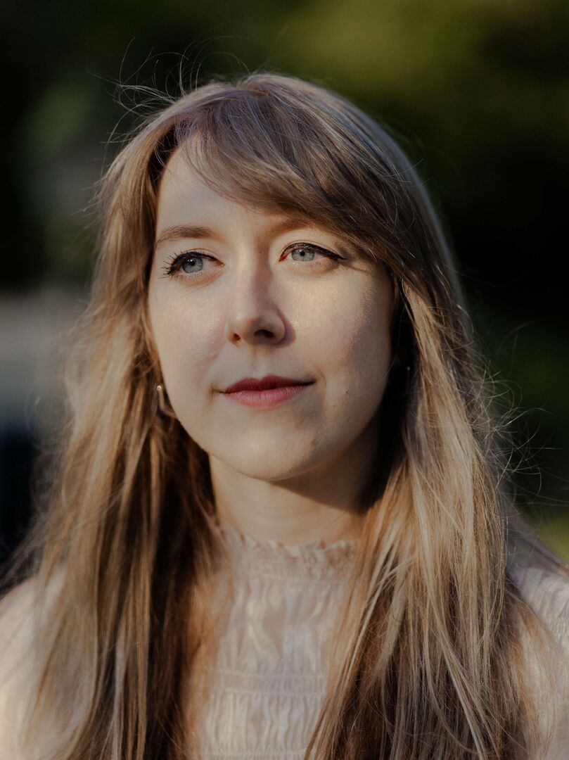 Hannah Pezzack – host