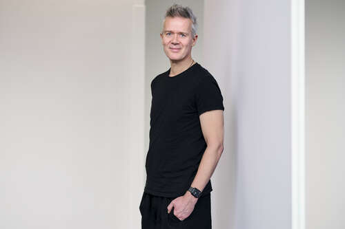 Portret Michel van der Aa met ensemble Ludwig